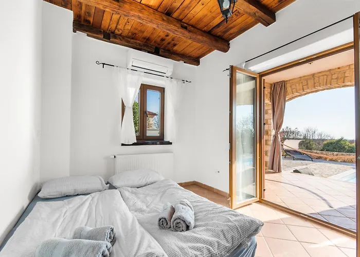 Majda Villa Cabrunici