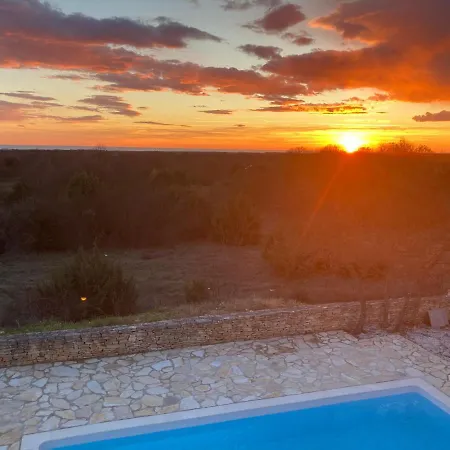 Majda Villa Cabrunici