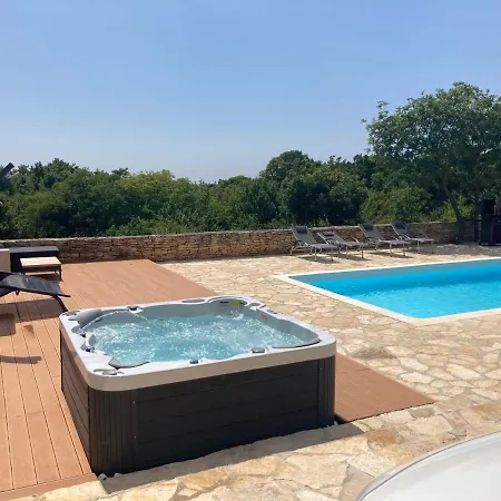 빌라 Majda Cabrunici