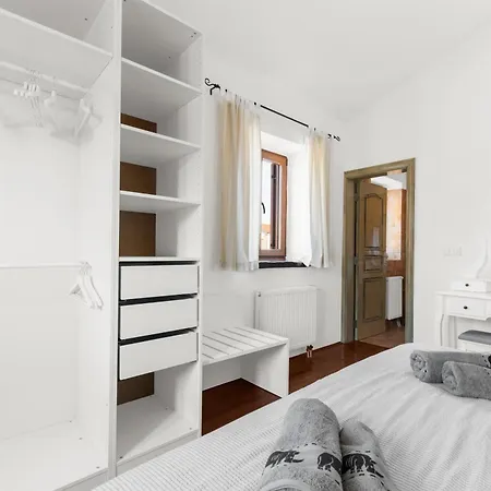 빌라 Majda Cabrunici