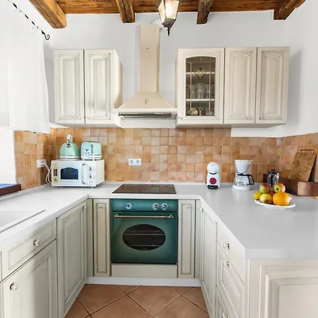 Majda Villa Cabrunici