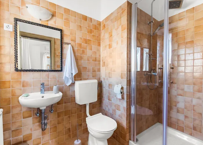 Majda Βίλα Cabrunici